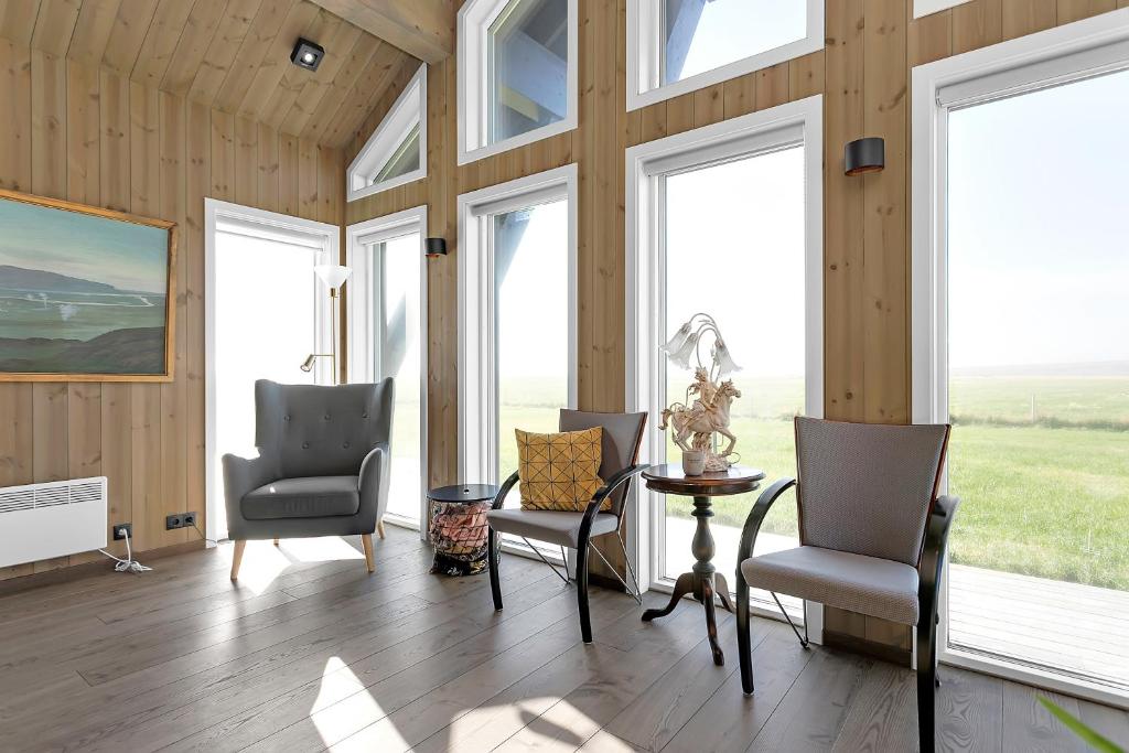 Luxury Country Cottage with 360° Mountain View photo 3
