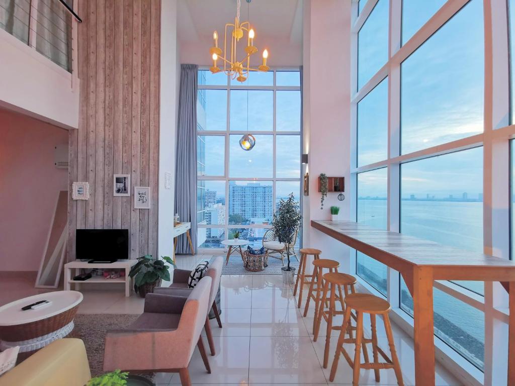 Maritime Suites Holiday Rental - Tap to explore photos