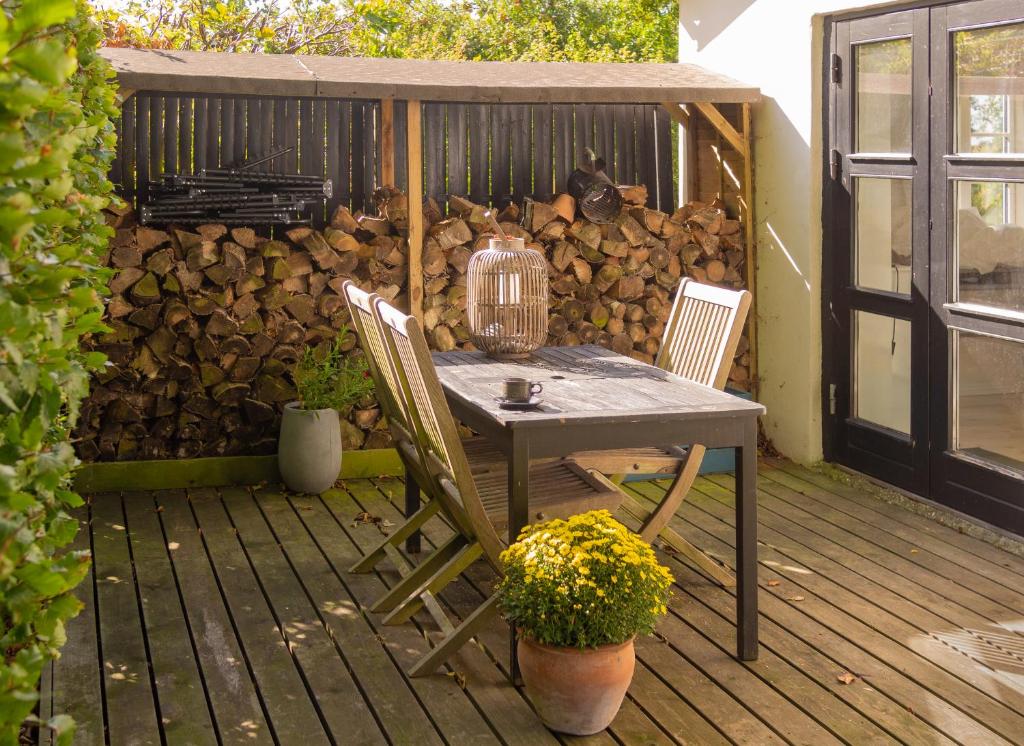 Kamilla's cottage, 1 km. from the beach photo 2