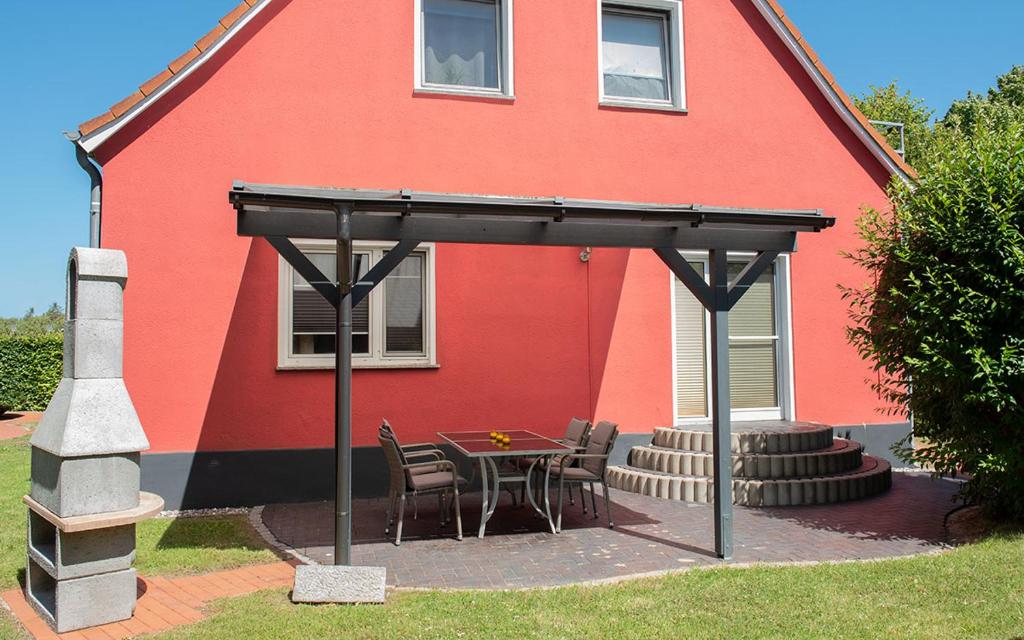 Familienfreundliche Fewo "Strandtiger" mit Terrasse, Garten und Wlan, 500m bis zum Traumstrand photo 1