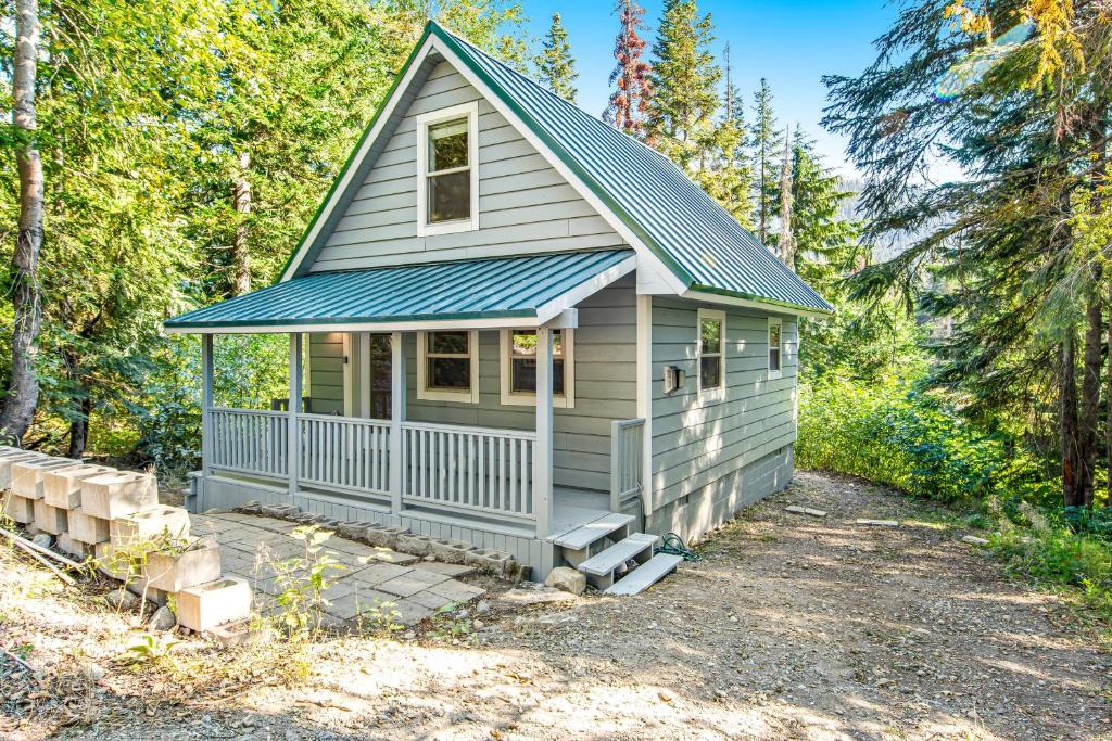 Snowdrop Summit Cabin
