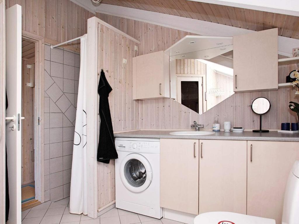 Two-Bedroom Holiday home in Hjørring 1 photo 4