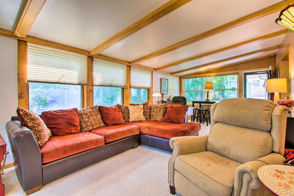 Elegant Home with Deck, 5 Blocks to Mayo Clinic photo 1