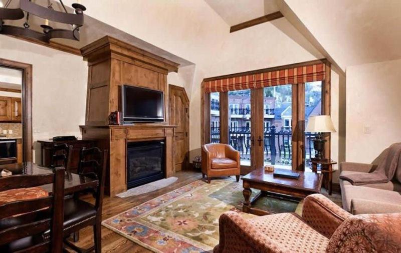 Aspen Mountain Residences, 2 Bedroom Luxury Residence Club Condo photo 3