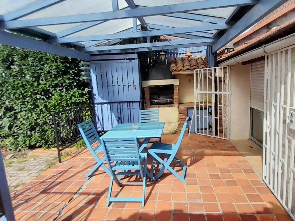 Spacious holiday home in Ni vre with a garden photo 1