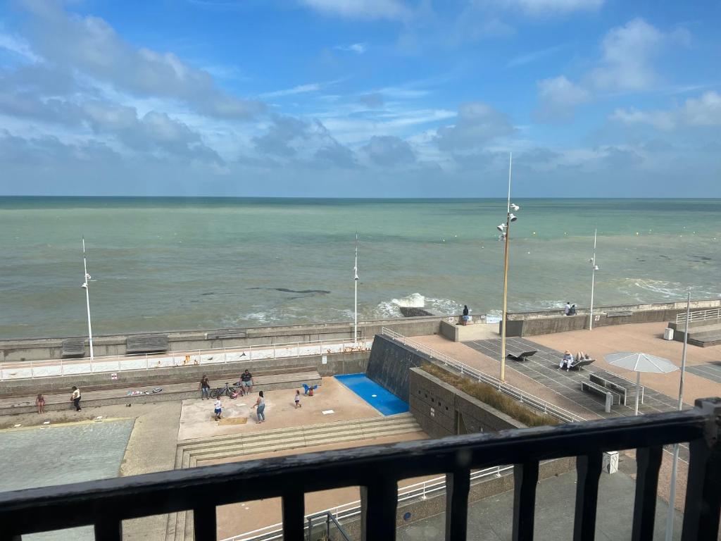La Maison Des Galets sur le front de mer photo 3