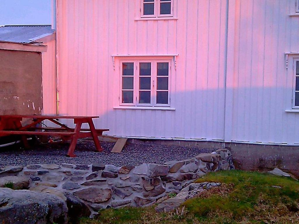 Six-Bedroom Holiday home in Bud photo 4