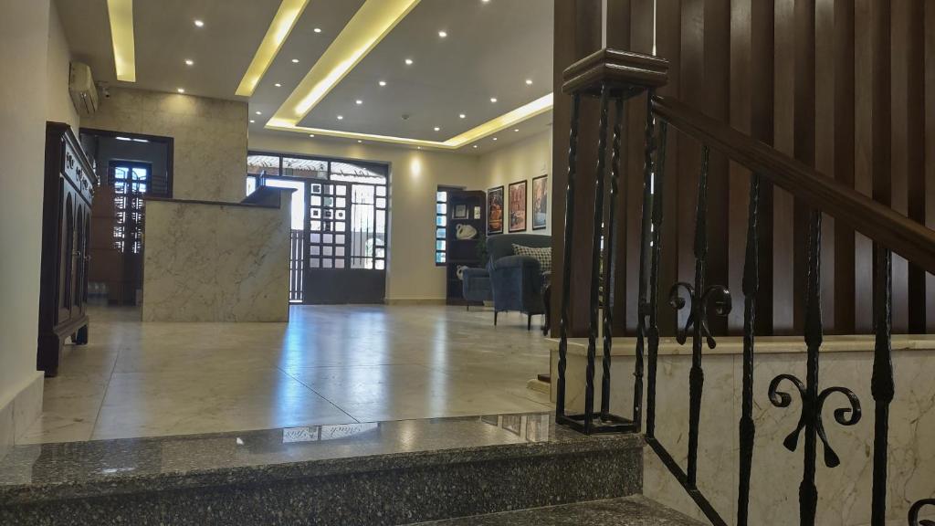 Black Iris Hotel photo 4