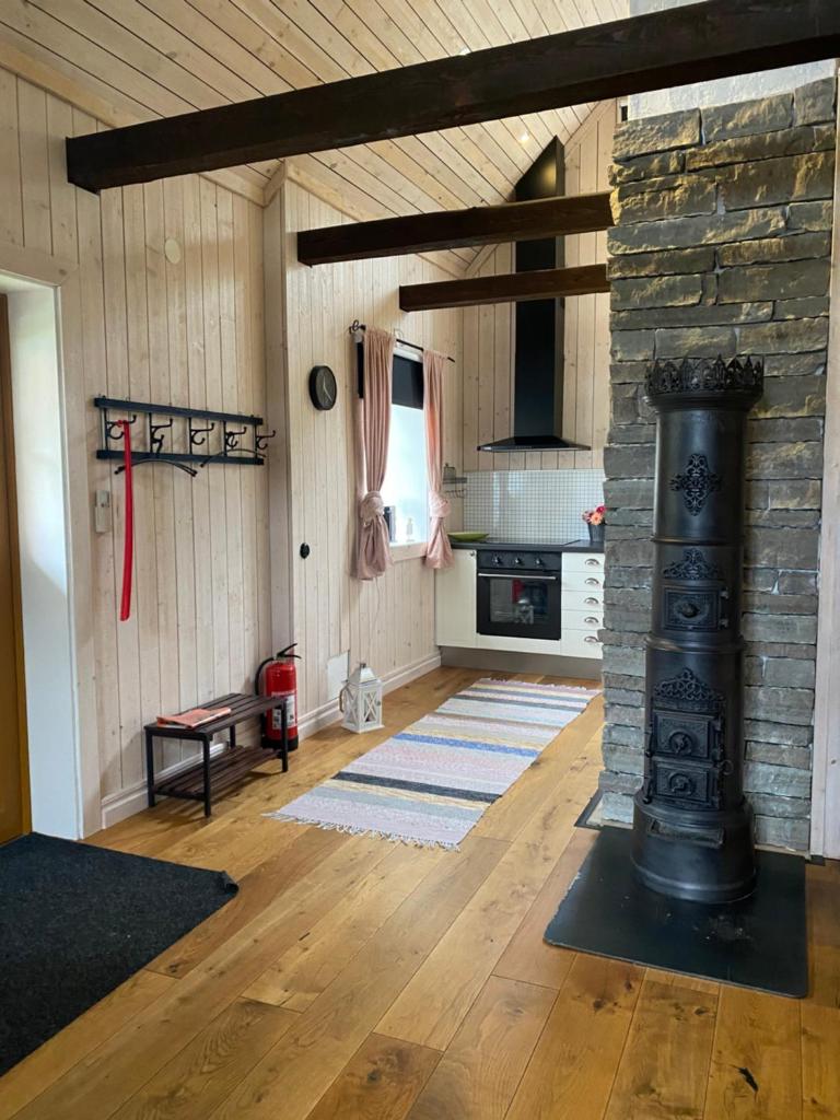 Bo i egen stuga på härlig ölandsgård photo 4