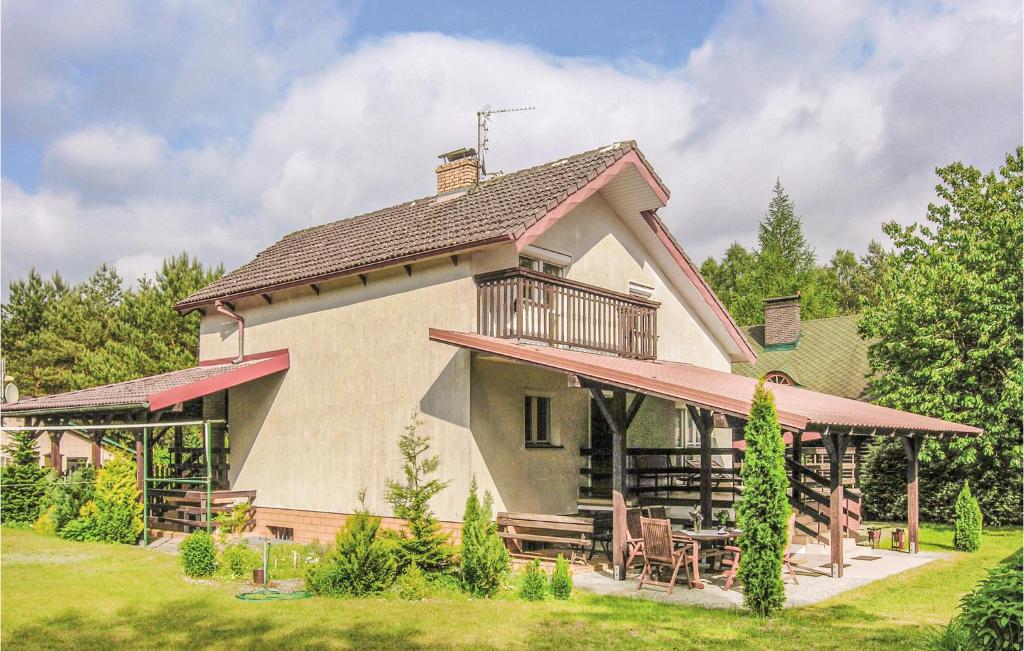 Nice Home In Klodawa With 5 Bedrooms