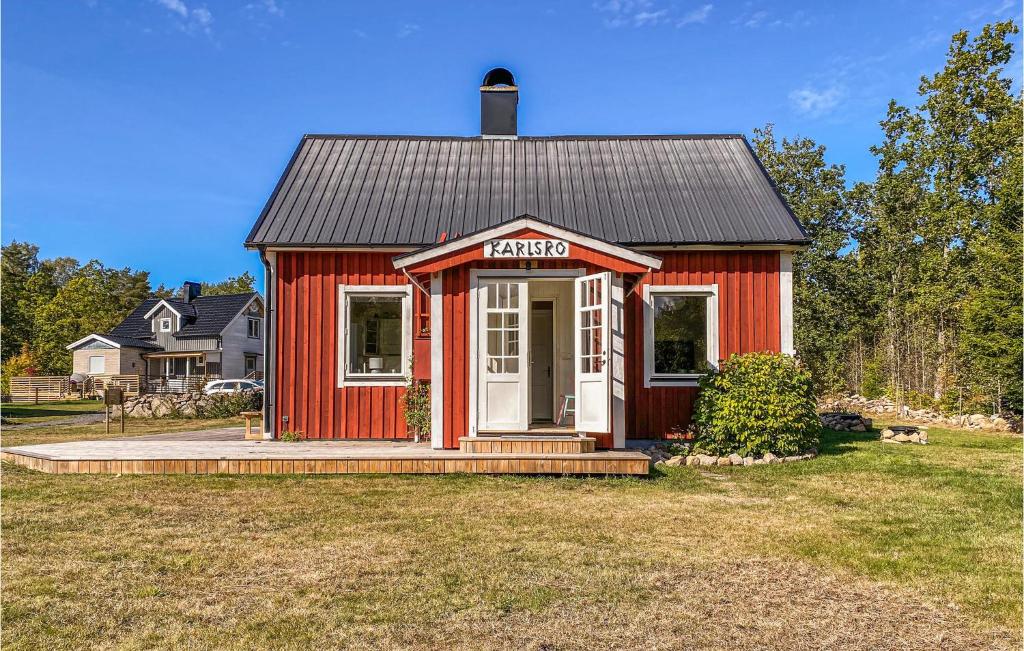 Amazing Home In Annerstad With 2 Bedrooms And Wifi