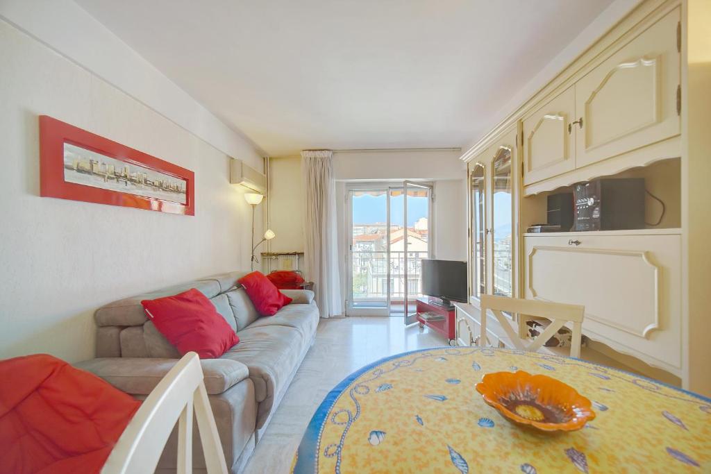 2 room center very comfortable wi fi photo 3