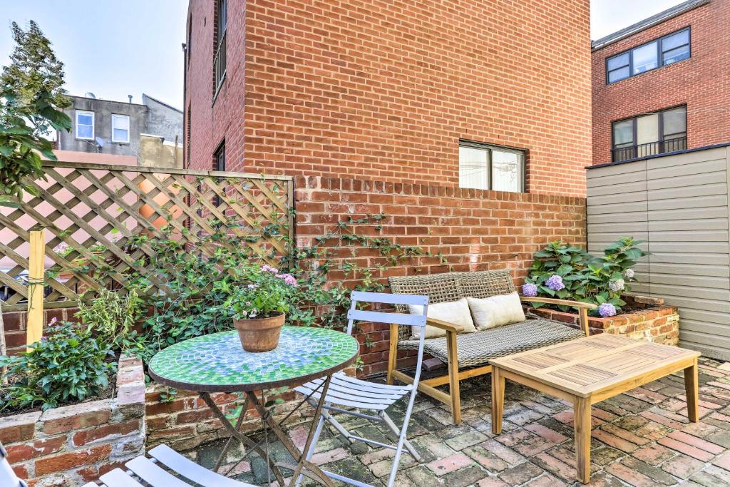 Historic Home with Garden Walk to Center City! photo 2