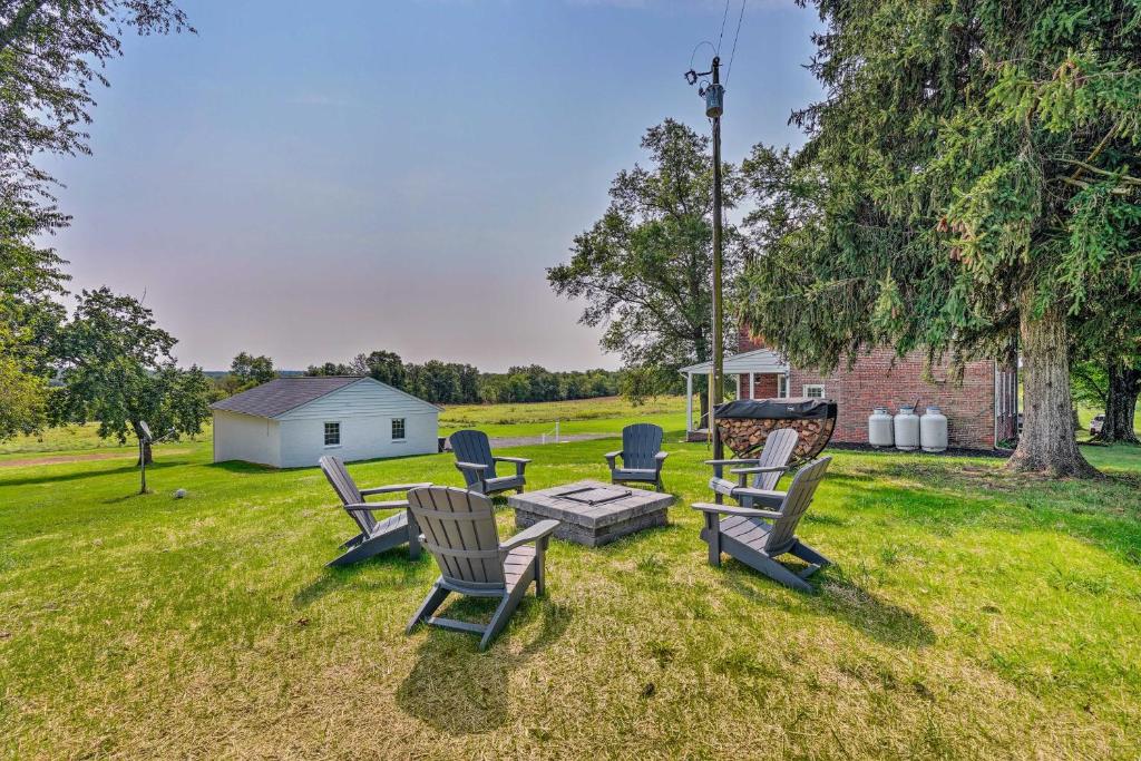 Upscale Country Home with Fire Pit in Taneytown!