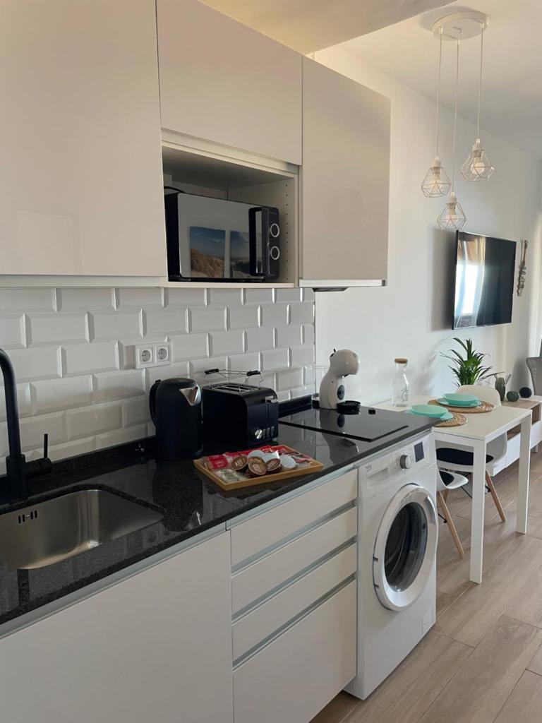 Benalbeach Smart Suite photo 3