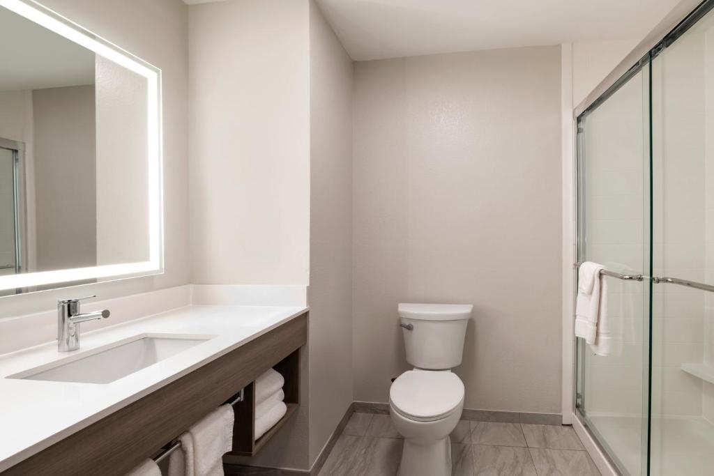 Holiday Inn & Suites Opelousas - Tap to explore photos
