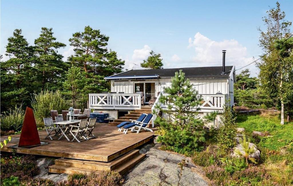 Nice Home In Gressvik With 4 Bedrooms And Wifi
