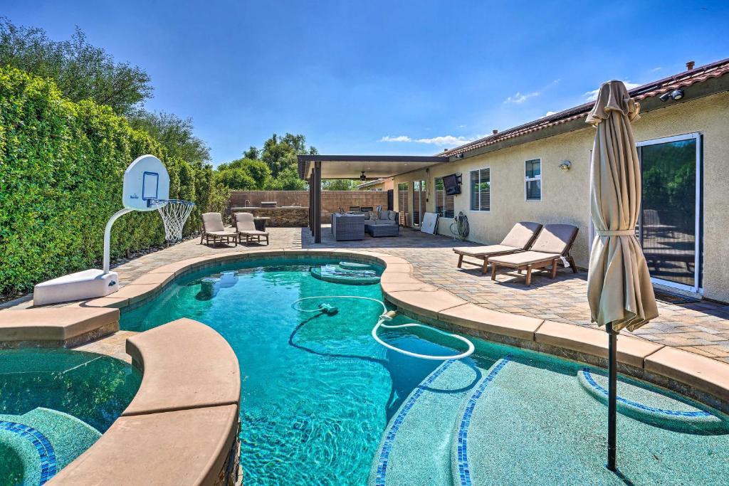 Indio Retreat Pool and Game Room, Pet-Friendly