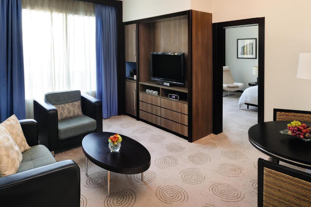 Сьюит (Курорт AVANI - Представительский люкс), Отель AVANI Deira Dubai Hotel