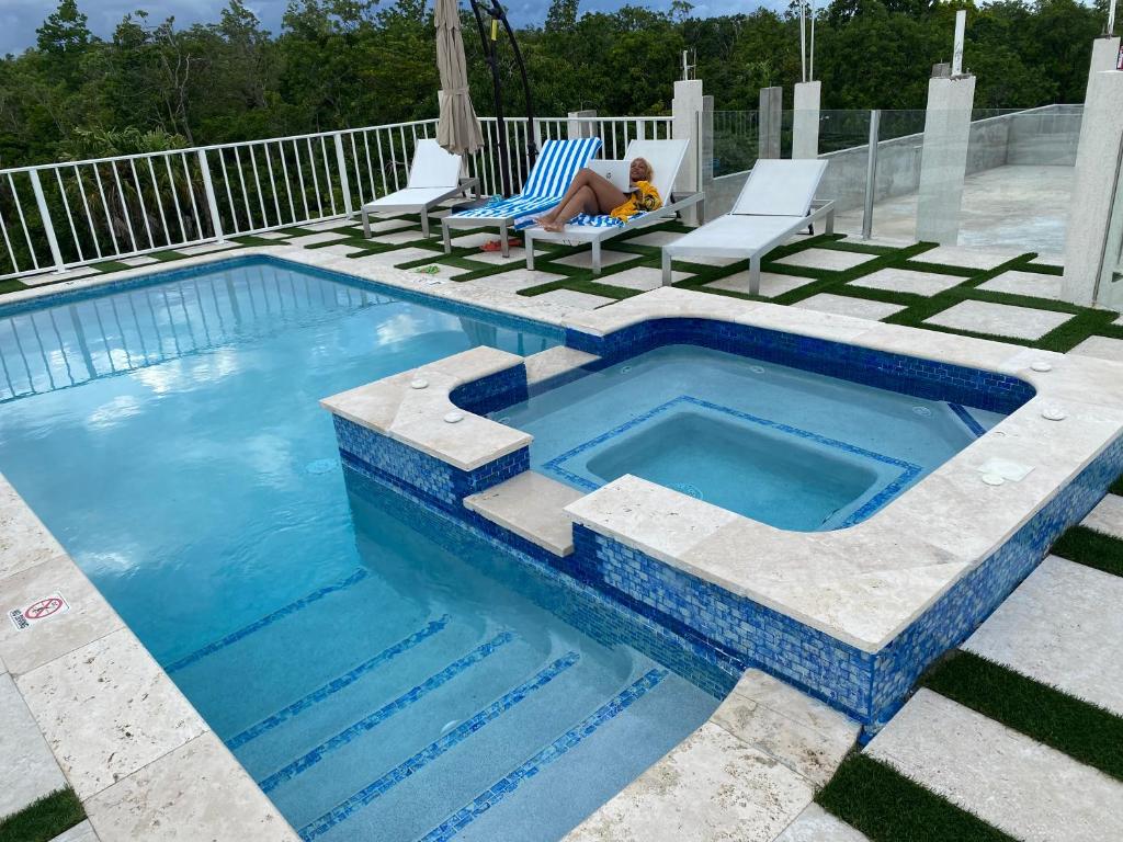 Joy Estate Rooftop Pool n View unit #1 photo 2