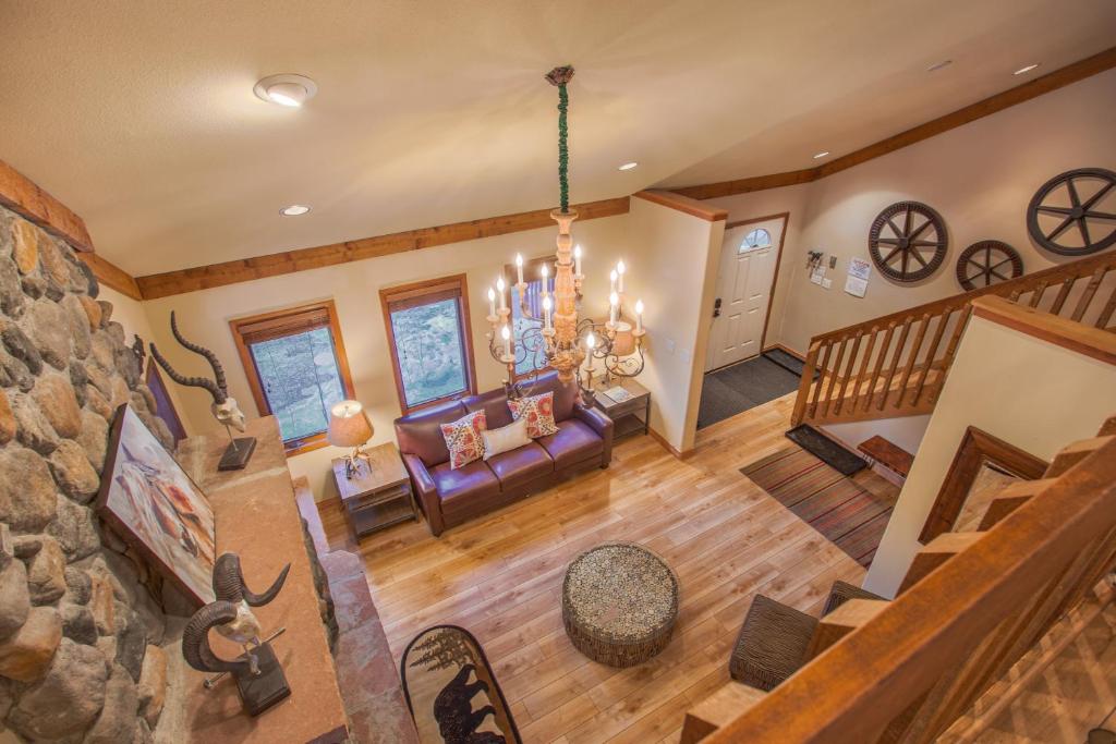 Aspencliffe Home - Peaceful - Spacious - Hot Tub photo 4