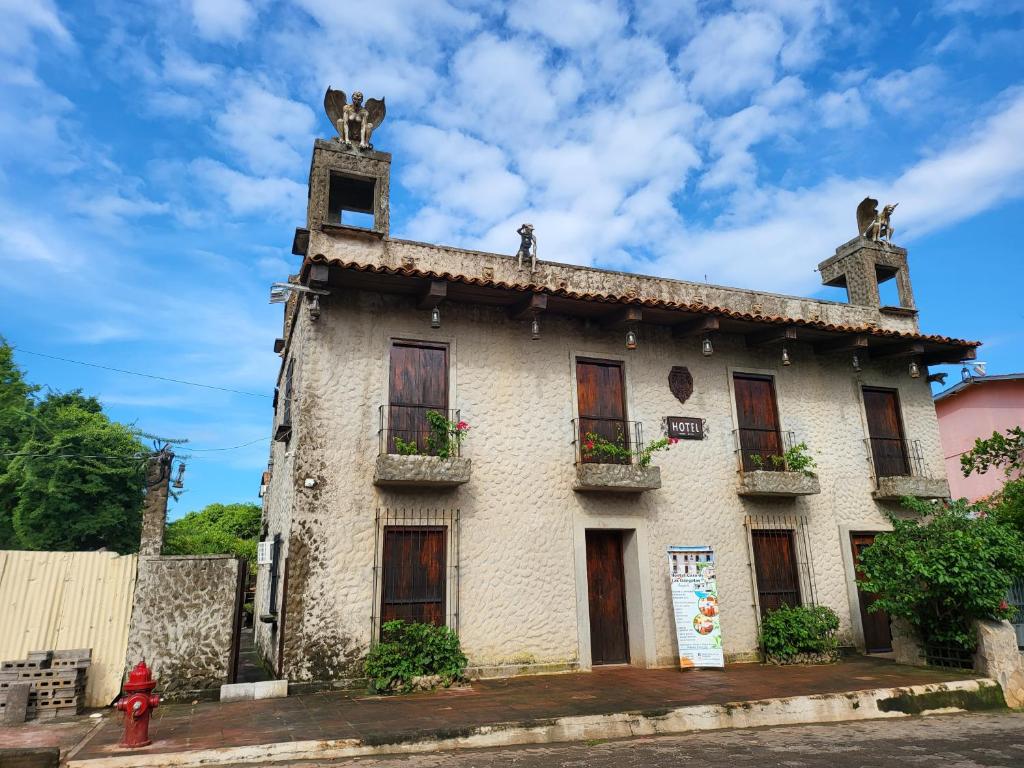 Hostal casa de las gargolas photo 1