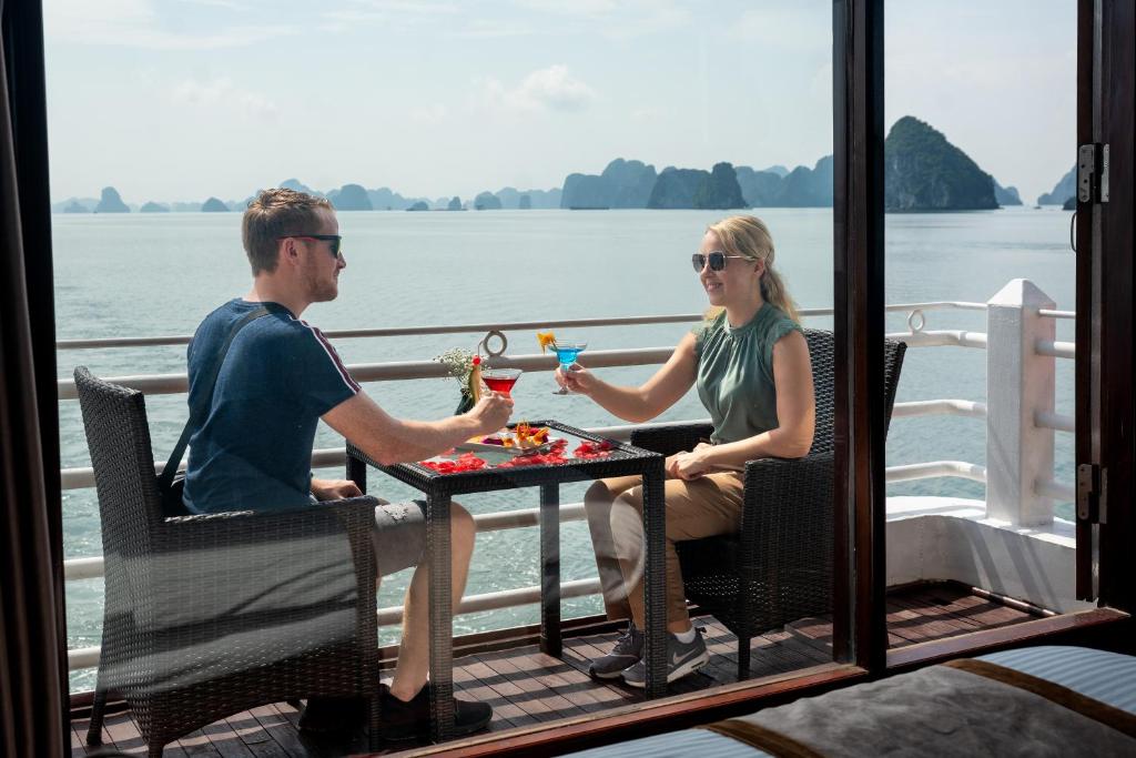 Swan Cruises Halong