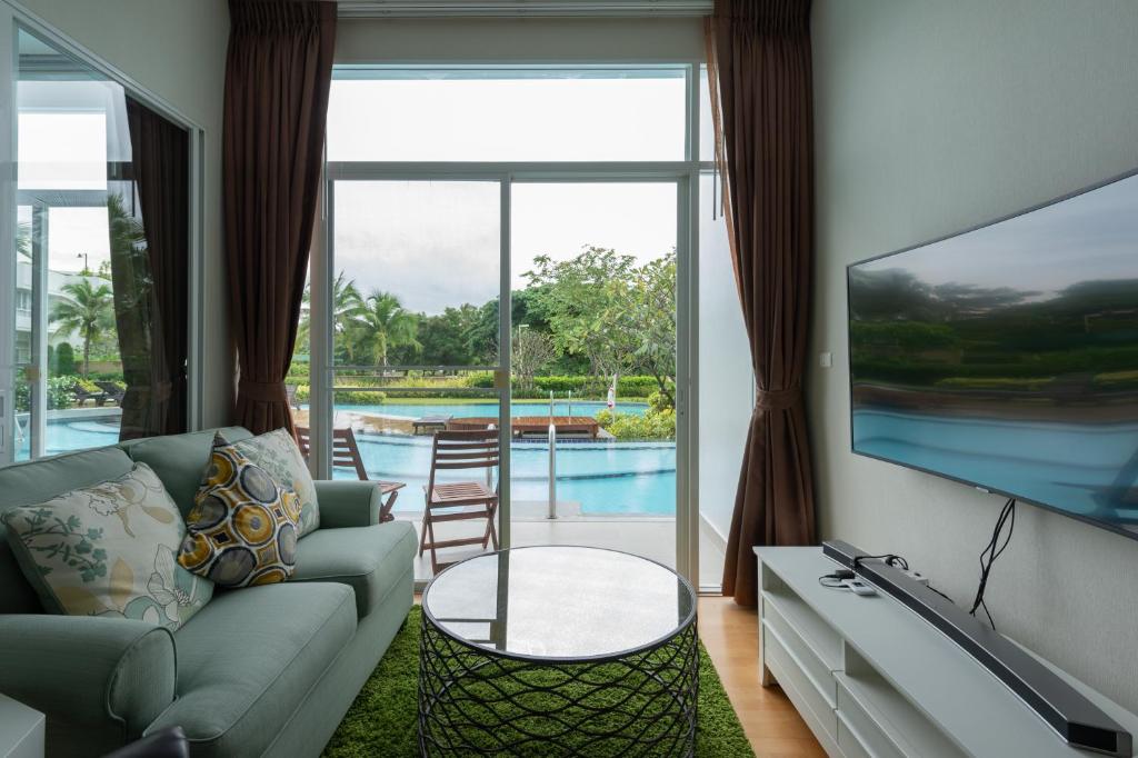 Best Pool Access Beachfront Nice Furnish 1bedroom photo 1