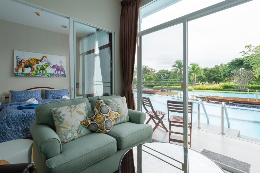 Best Pool Access Beachfront Nice Furnish 1bedroom photo 4