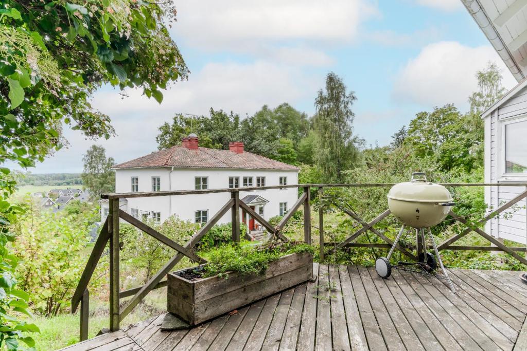 Architect-designed house in Jarna with fantastic views photo 1