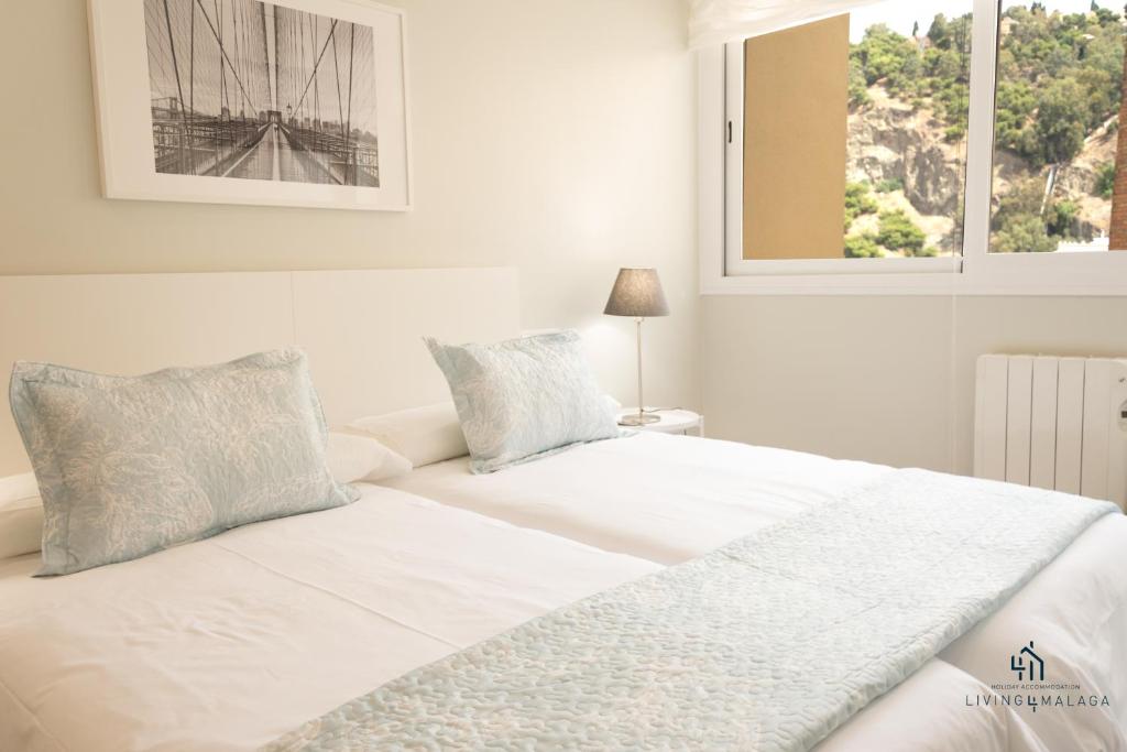 Living4malaga Arenal Superior Beach - Tap to explore photos