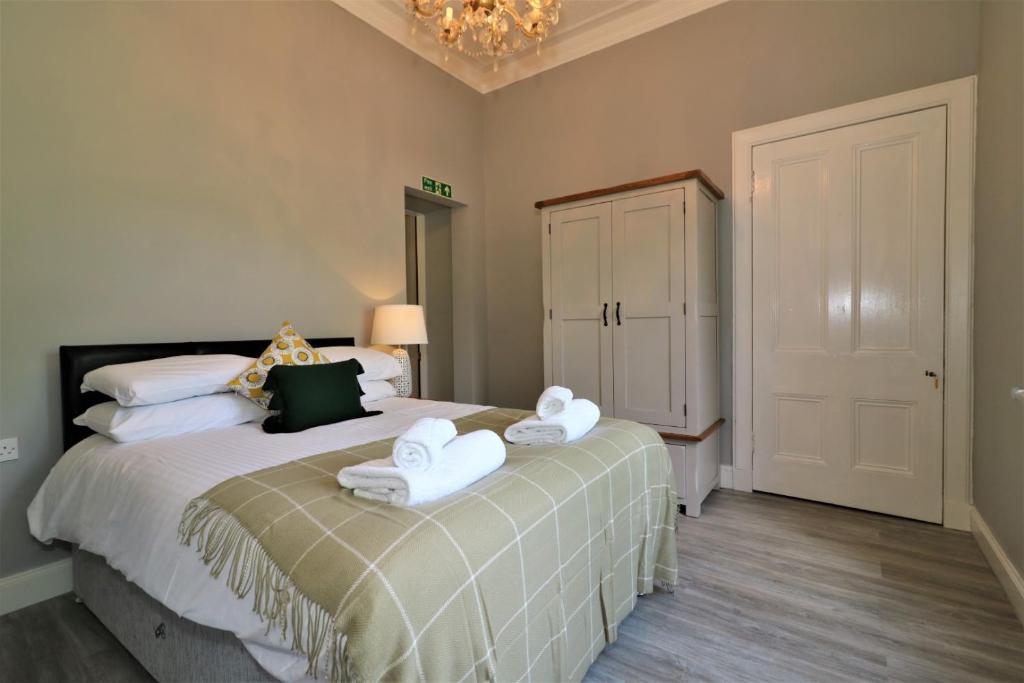 Signature - Linden House Flat 1 photo 1