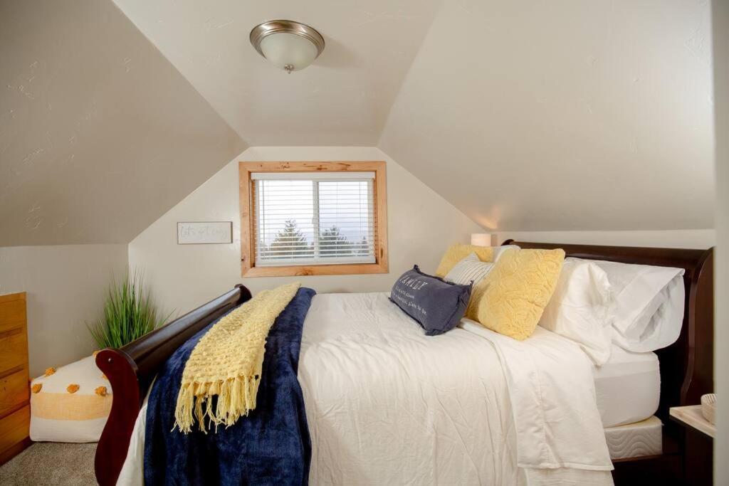 Afton Farmhouse with Mountain Views photo 1