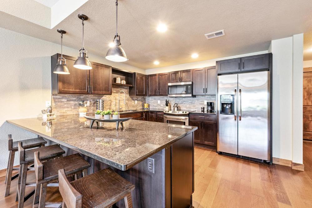 Spectacular Home near Breweries & River District! photo 2