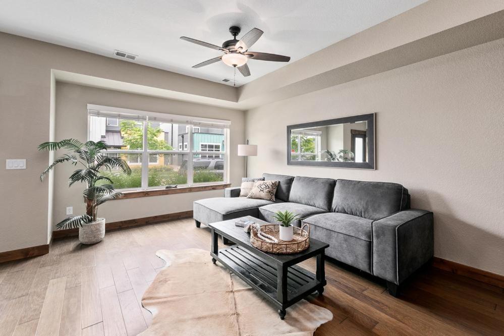 Spectacular Home near Breweries & River District! photo 4