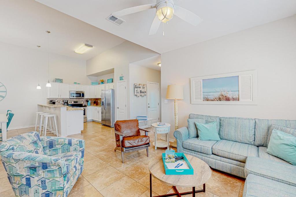 Morgan Shores photo 2