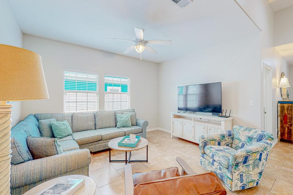 Morgan Shores photo 3