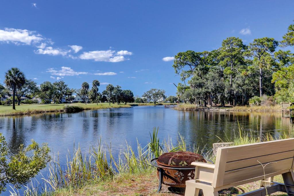 Mossy Oaks Lagoon photo 1
