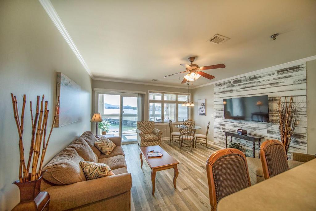The View -Unit 317
