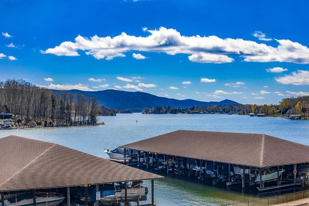 The View -Unit 317 photo 2