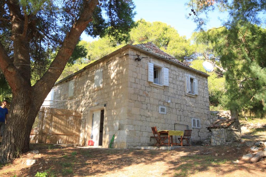 Apartments by the sea Milna, Vis - 8490 photo 1