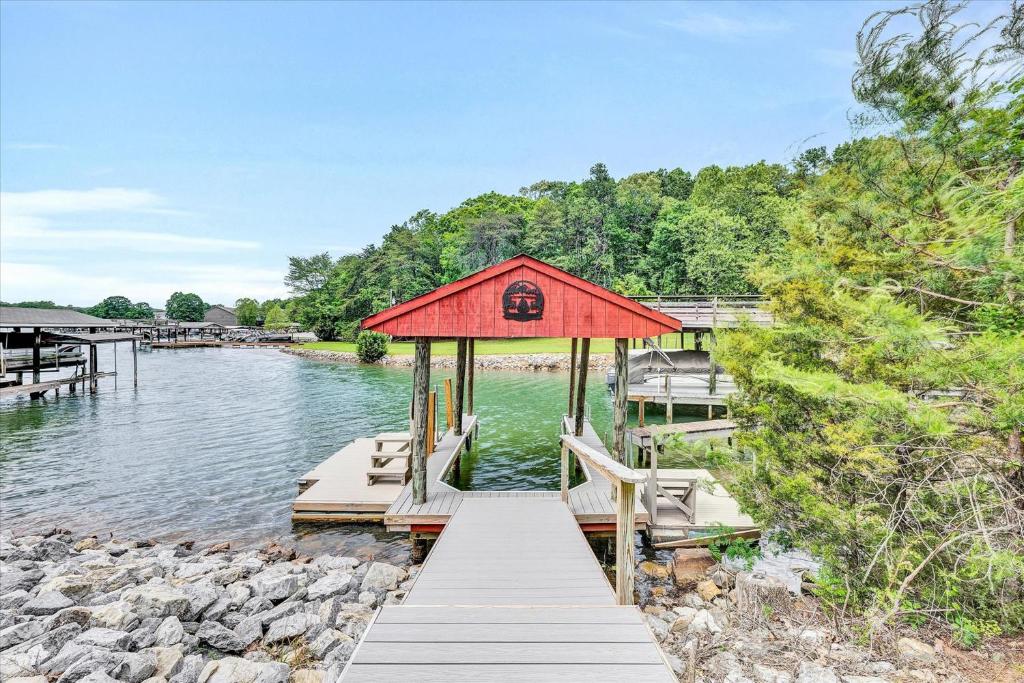 Dock Sun Point photo 1