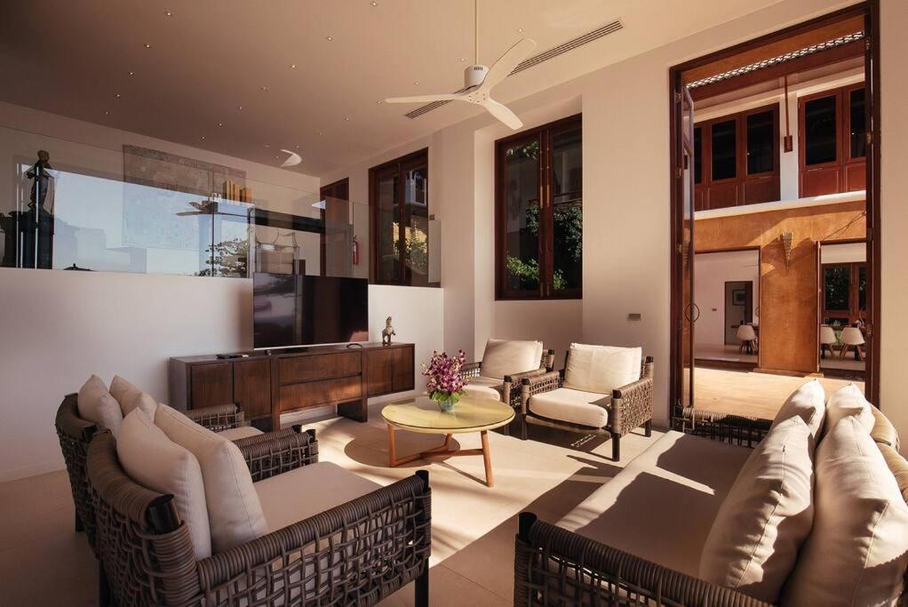 Villa Sunyata - Phuket Oceanfront 8-Bedroom Luxury Villa - 5-Minute Walk to Kata Beach photo 3