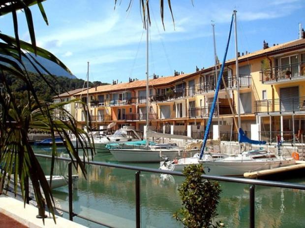 Superbe appartement dans la marina du Bouveret photo 1