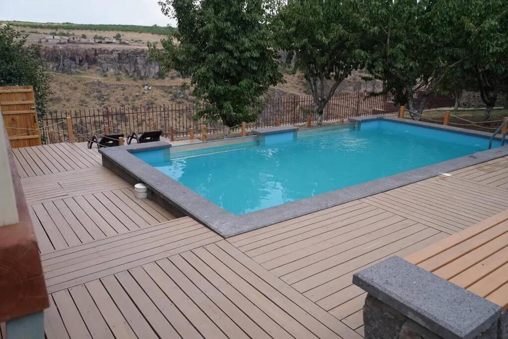 Cheerful 3-bedroom villa with pool photo 4