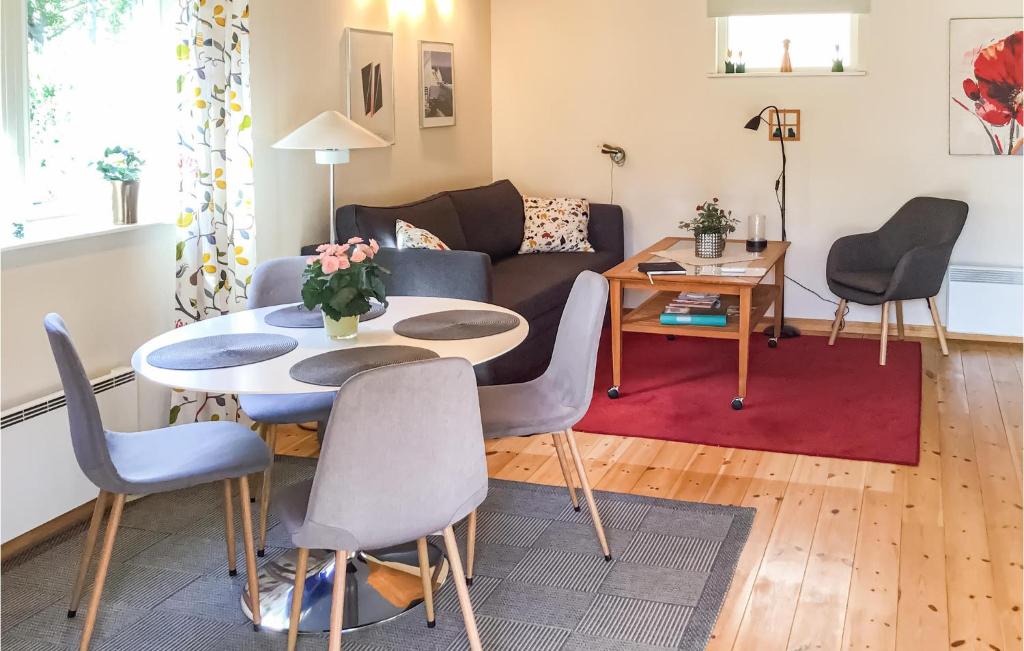 Awesome Apartment In Nybrostrand With 1 Bedrooms And Wifi photo 2