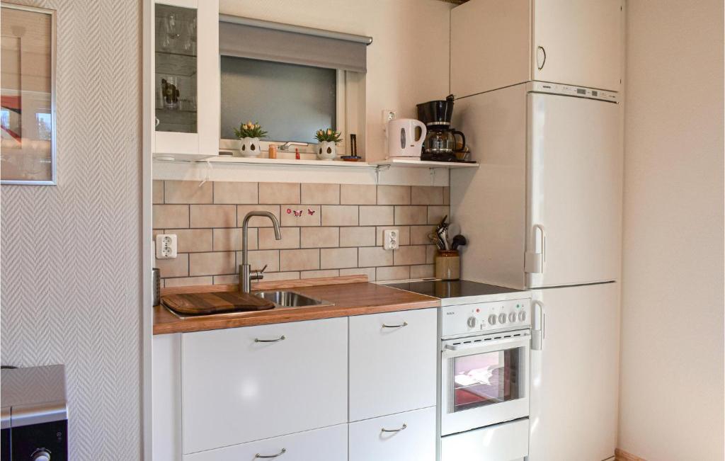 Awesome Apartment In Nybrostrand With 1 Bedrooms And Wifi photo 3