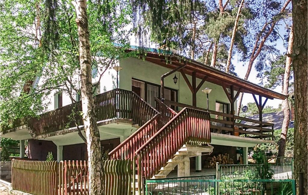 Beautiful Home In Brenno With 2 Bedrooms And Wifi