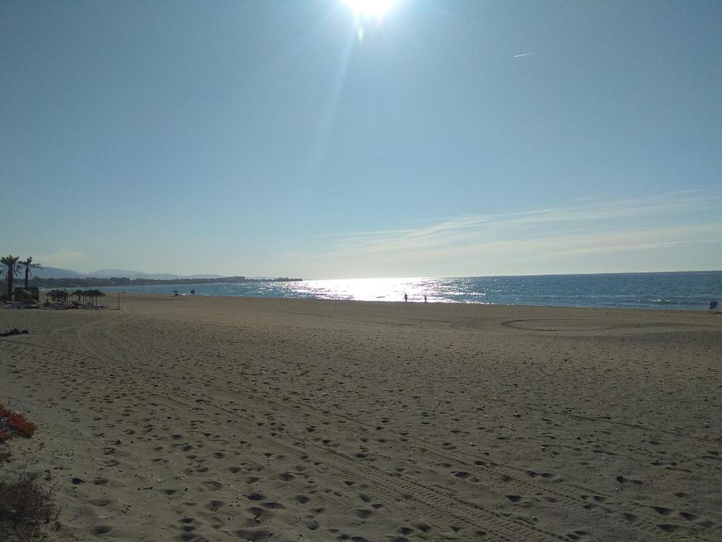 Estepona - Playa - Estudio al lado del mar Jo18 - Tap to explore photos