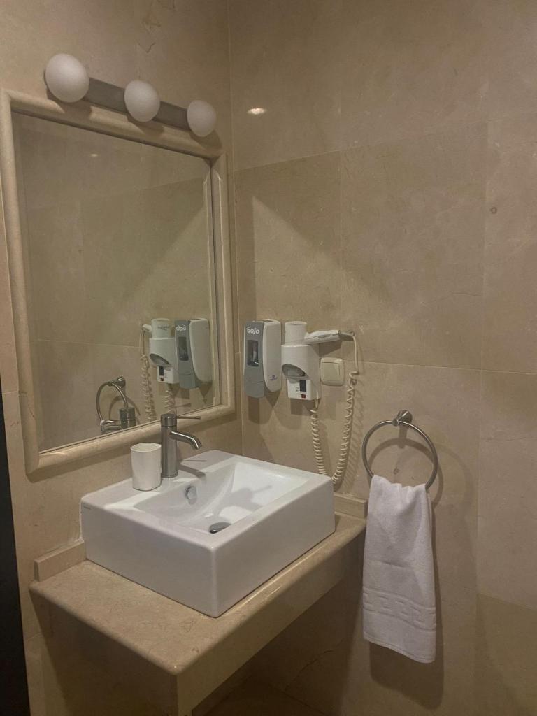 Hostal Tres Soles photo 4